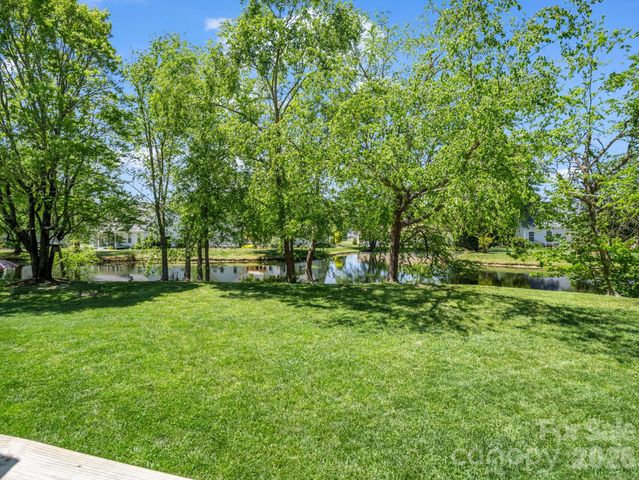 179 Kingfisher Lane, Mills River, NC 28759