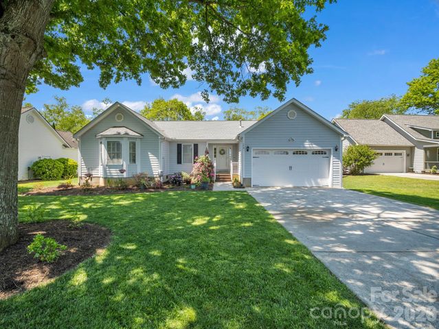 179 Kingfisher Lane, Mills River, NC 28759
