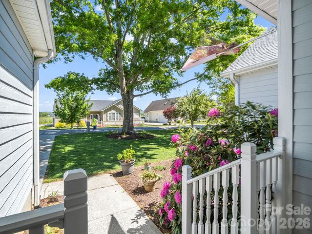 179 Kingfisher Lane, Mills River, NC 28759