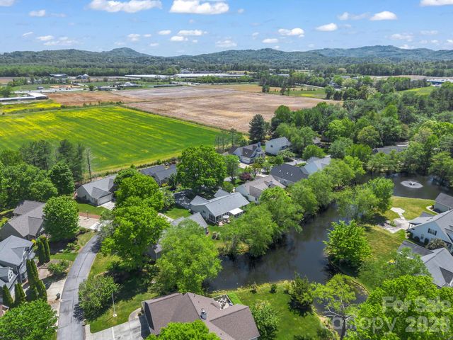 179 Kingfisher Lane, Mills River, NC 28759