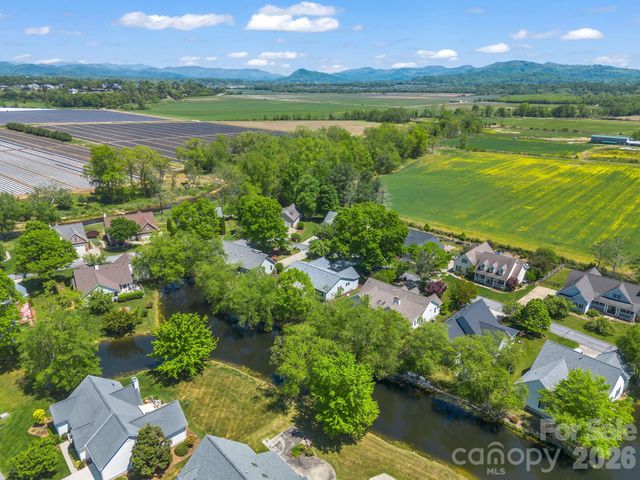 179 Kingfisher Lane, Mills River, NC 28759