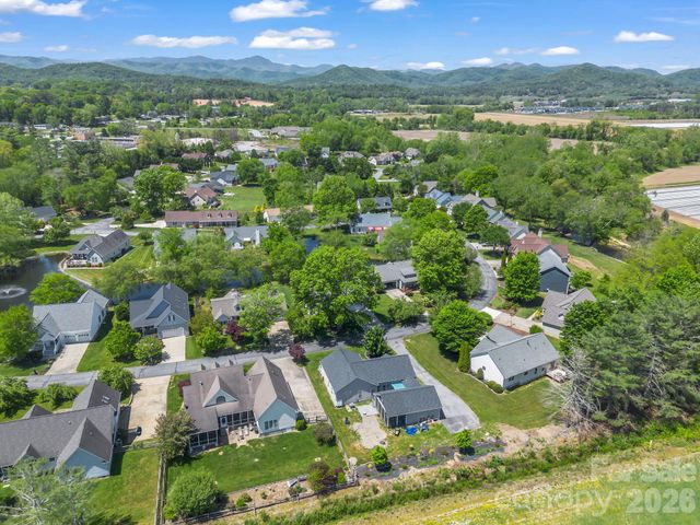 179 Kingfisher Lane, Mills River, NC 28759