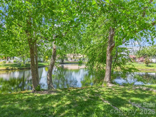 179 Kingfisher Lane, Mills River, NC 28759