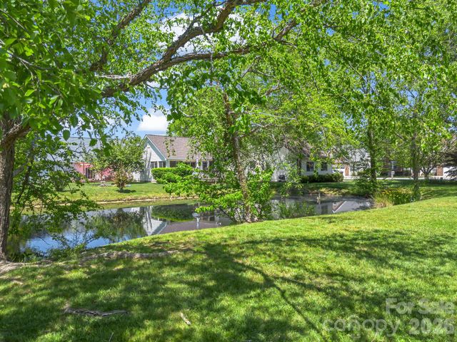 179 Kingfisher Lane, Mills River, NC 28759