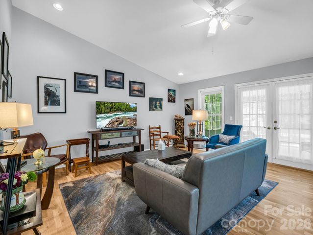 179 Kingfisher Lane, Mills River, NC 28759