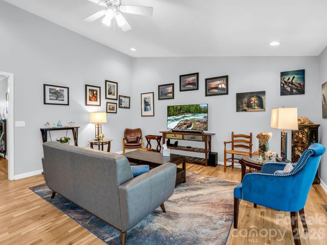 179 Kingfisher Lane, Mills River, NC 28759