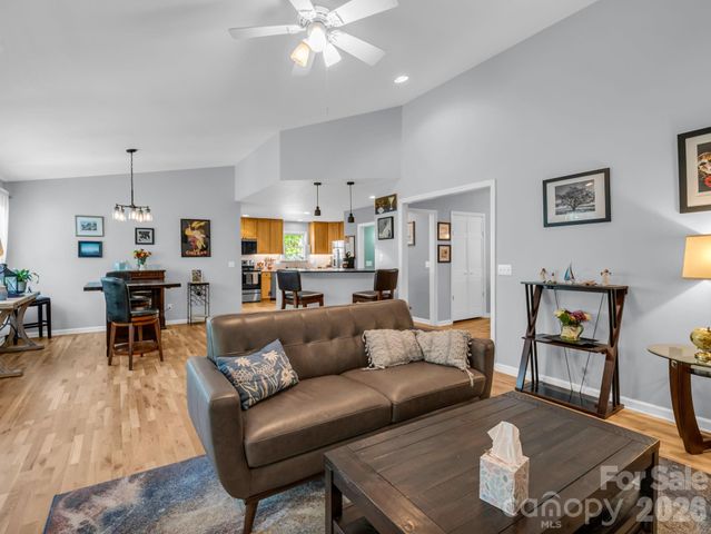 179 Kingfisher Lane, Mills River, NC 28759
