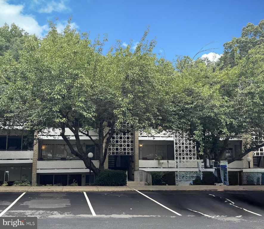 7549 SPRING LAKE DR #D-2, Bethesda, MD 20817