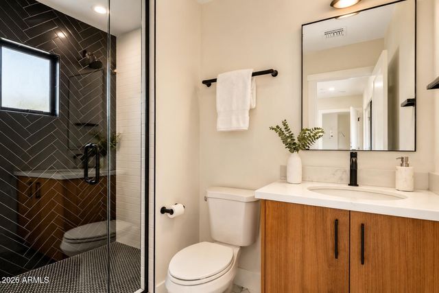 525 W LAMAR Road W, Phoenix, AZ 85013