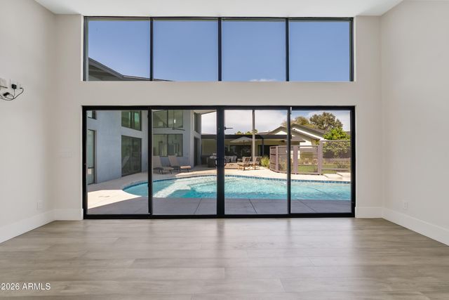 525 W LAMAR Road W, Phoenix, AZ 85013