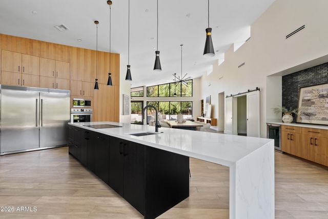 525 W LAMAR Road W, Phoenix, AZ 85013