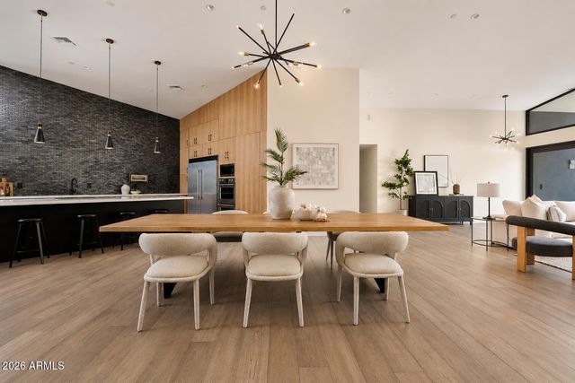525 W LAMAR Road W, Phoenix, AZ 85013