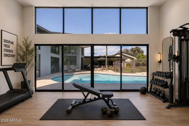 525 W LAMAR Road W, Phoenix, AZ 85013