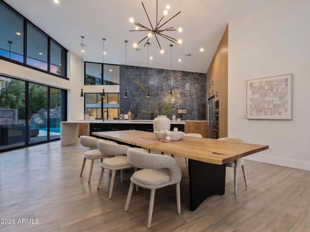 525 W LAMAR Road W, Phoenix, AZ 85013 — photo 2