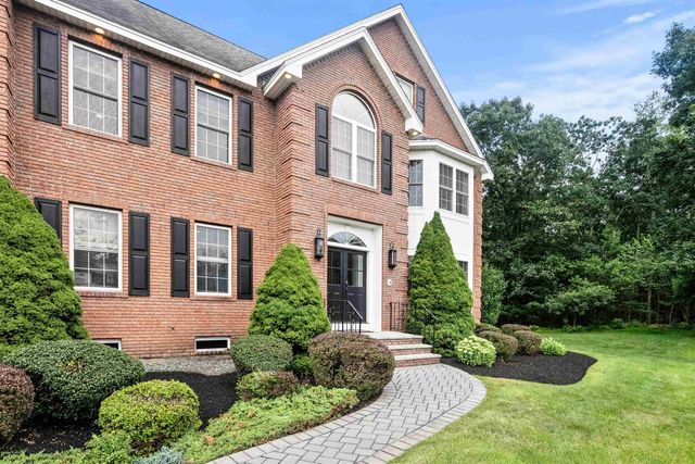 8 Arcadia Lane, Salem, NH 03079