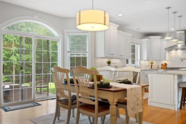 8 Arcadia Lane, Salem, NH 03079