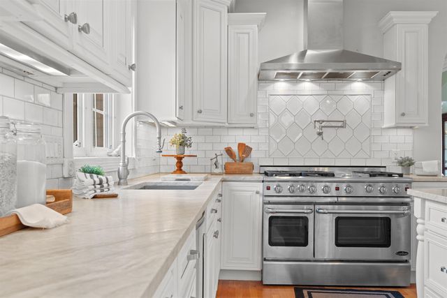 8 Arcadia Lane, Salem, NH 03079