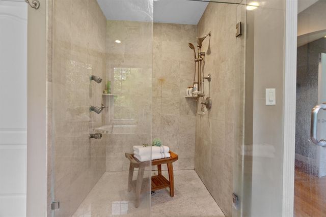 8 Arcadia Lane, Salem, NH 03079