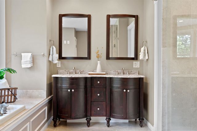 8 Arcadia Lane, Salem, NH 03079