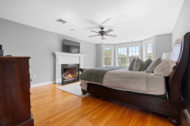 8 Arcadia Lane, Salem, NH 03079