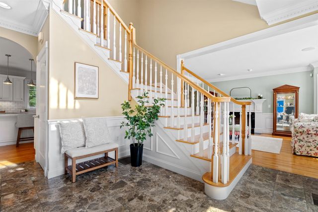 8 Arcadia Lane, Salem, NH 03079