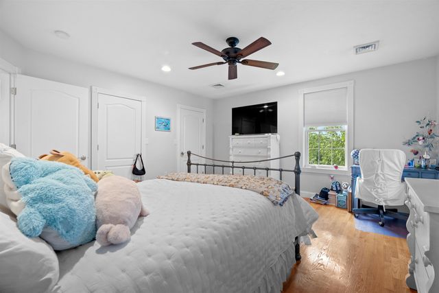 8 Arcadia Lane, Salem, NH 03079