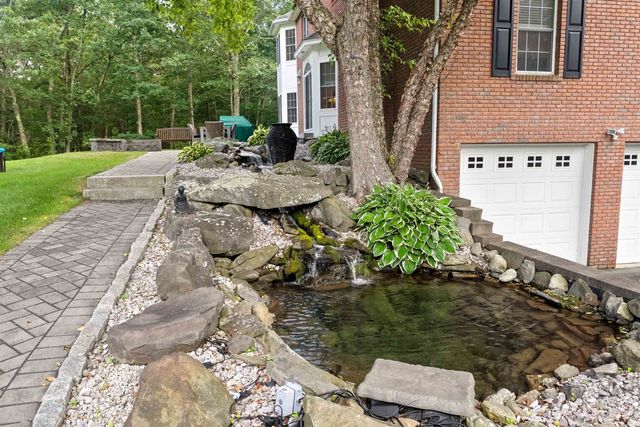 8 Arcadia Lane, Salem, NH 03079