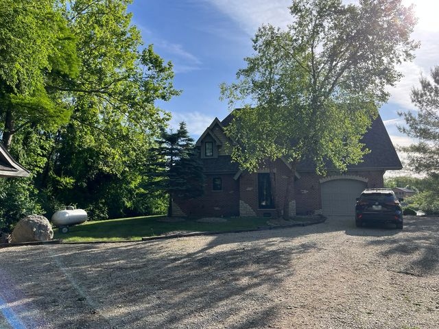 423 Mallard Point, Danville, IL 61832