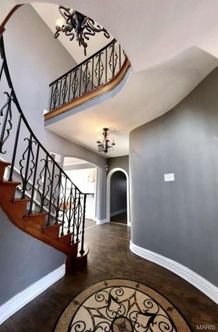 7219 Canterbury Drive, St Louis, MO 63121