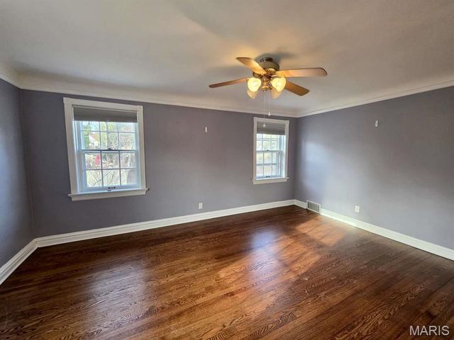 7219 Canterbury Drive, St Louis, MO 63121