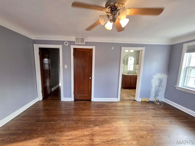 7219 Canterbury Drive, St Louis, MO 63121