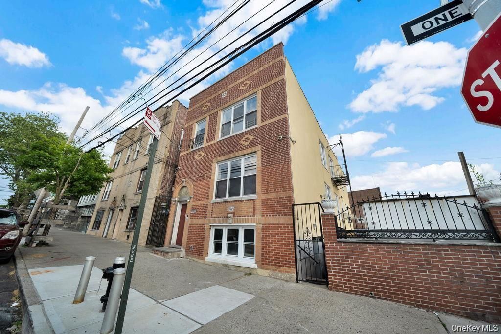 10104 32nd Avenue 1F, East Elmhurst, NY 11369