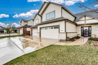 818 Mccloud Cir Unit 204, Andover, KS 67002