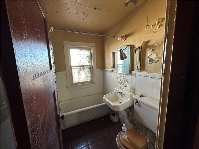 32 S Plaza Avenue, Dayton, OH 45417