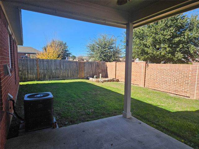 2341 Clairborne Drive, Fort Worth, TX 76177