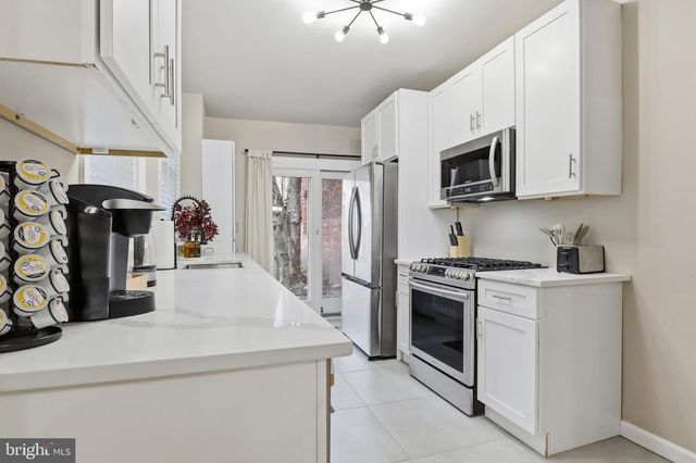 547 S FRONT ST, Harrisburg, PA 17104