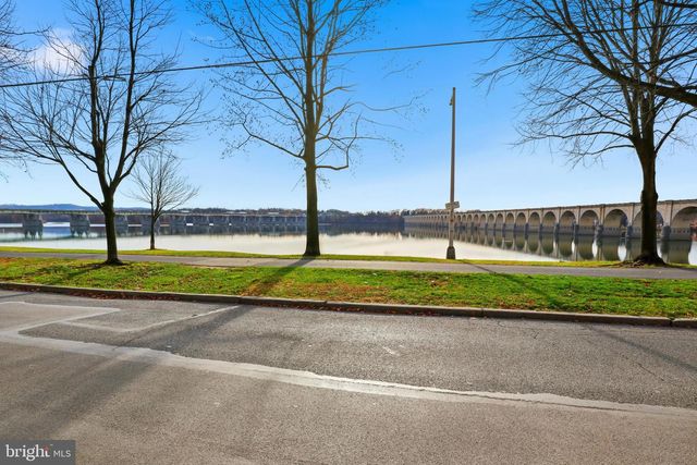 547 S FRONT ST, Harrisburg, PA 17104