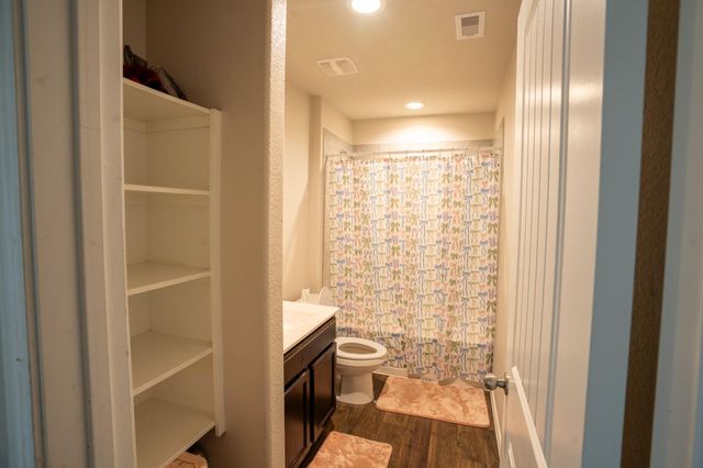 930 Bright Lotus Lane, Rosharon, TX 77583