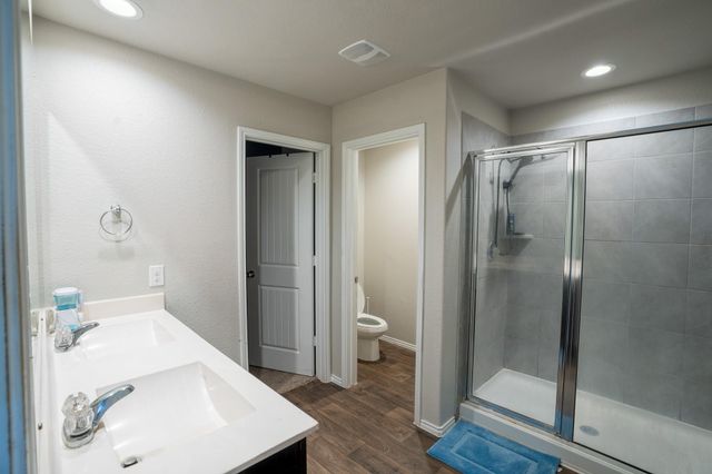 930 Bright Lotus Lane, Rosharon, TX 77583