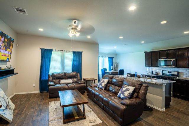 930 Bright Lotus Lane, Rosharon, TX 77583