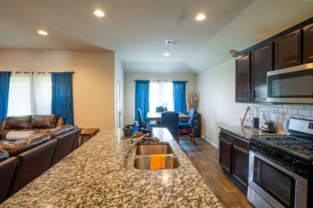 930 Bright Lotus Lane, Rosharon, TX 77583