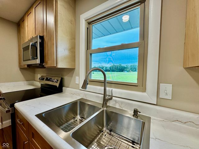 9508 E County Road 700 N, Seymour, IN 47274