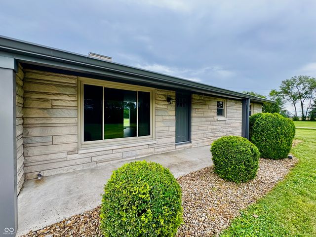 9508 E County Road 700 N, Seymour, IN 47274