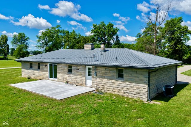 9508 E County Road 700 N, Seymour, IN 47274
