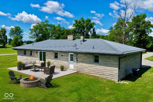 9508 E County Road 700 N, Seymour, IN 47274
