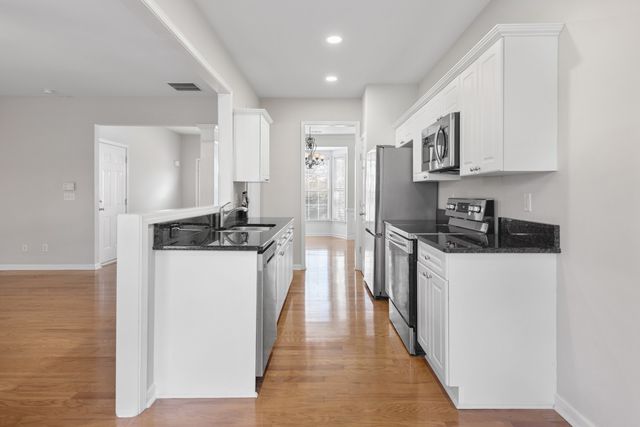 510 Old Towne Dr, Brentwood, TN 37027