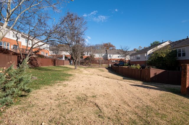 510 Old Towne Dr, Brentwood, TN 37027