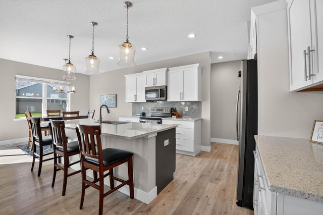 2224 Vera Way, Cedar Falls, IA 50613
