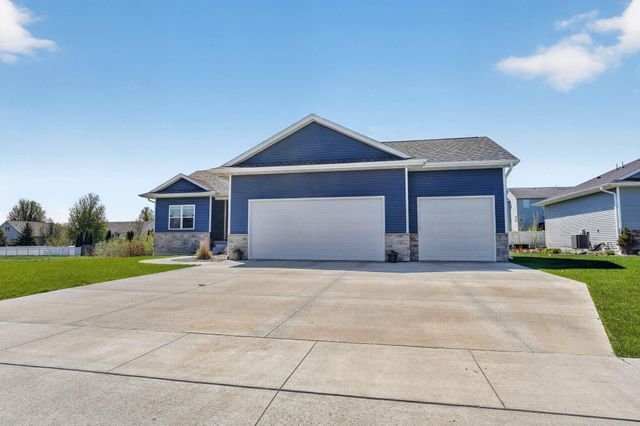 2224 Vera Way, Cedar Falls, IA 50613