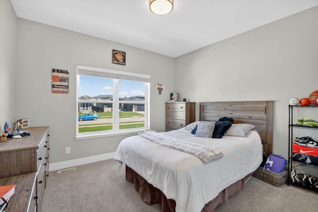 2224 Vera Way, Cedar Falls, IA 50613